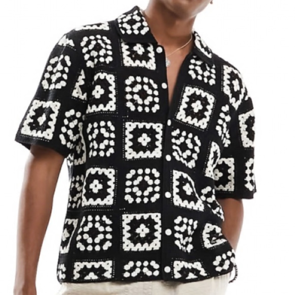 Abercrombie & Fitch Black and White Crochet Button-Up Polo - Picture 4 of 9